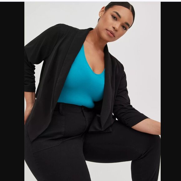 Torrid 0 Light Crepe Ruched Sleeve Blazer 12 - Picture 2 of 8